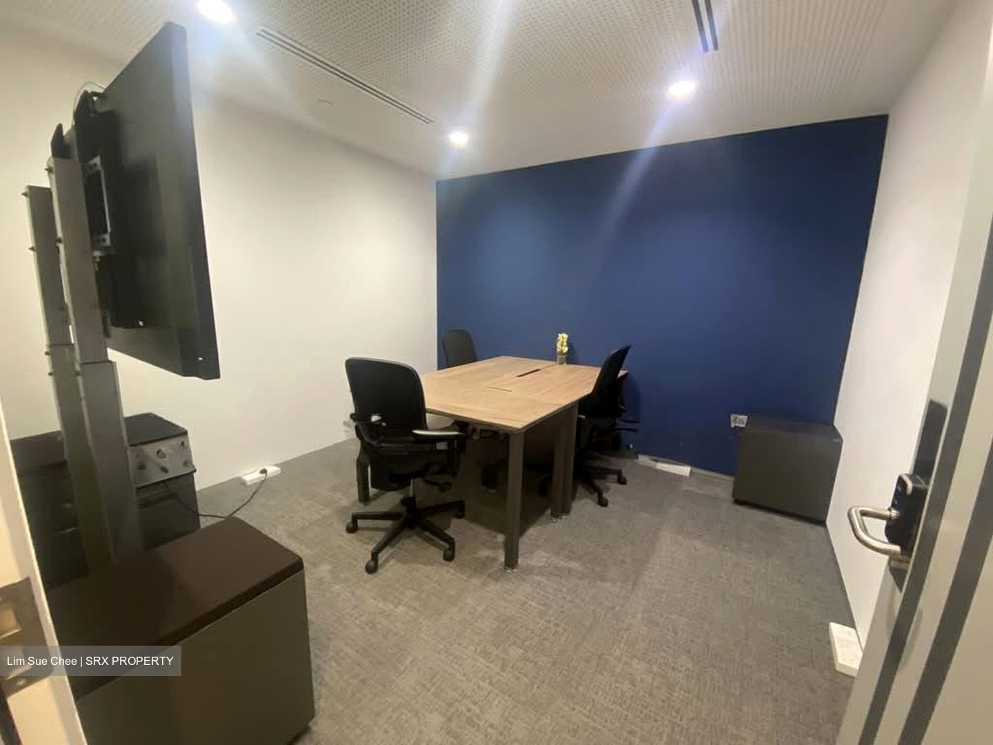 Republic Plaza (D1), Office #571677901
